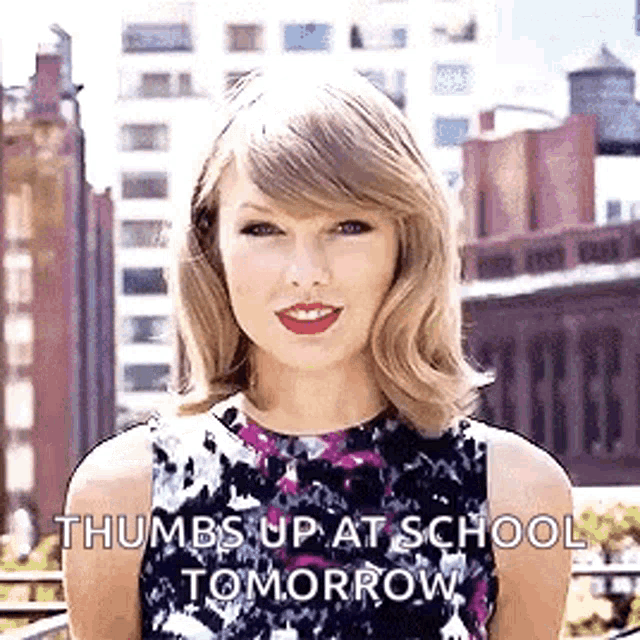 taylor-swift-thumbs-up